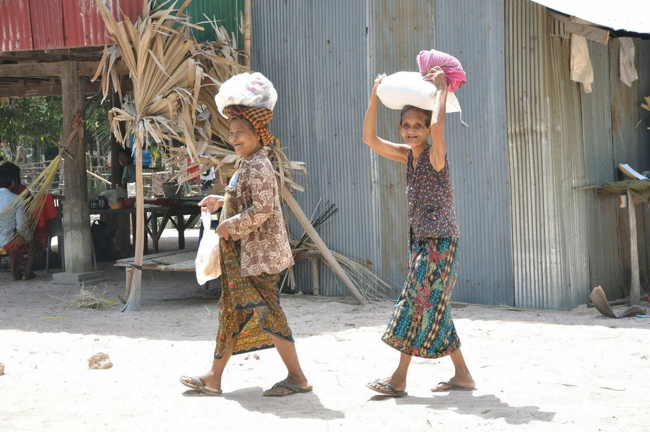 Feeding the Poorest Elderly - Cambodia